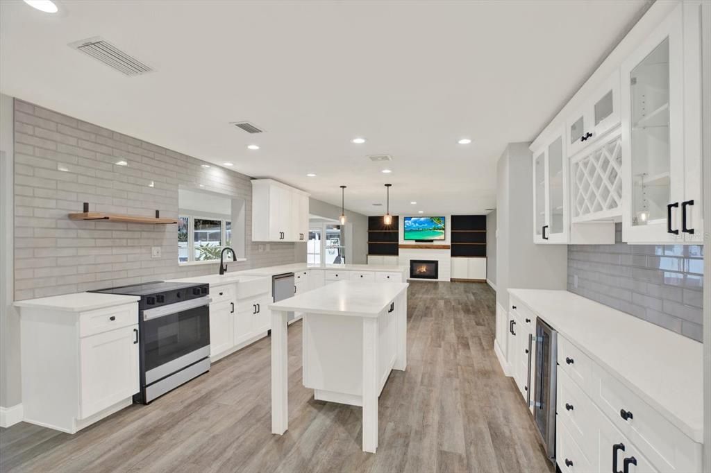 En Venta: $719,900 (4 camas, 2 baños, 2120 Pies cuadrados)