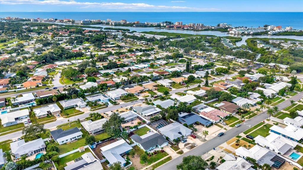 En Venta: $719,900 (4 camas, 2 baños, 2120 Pies cuadrados)