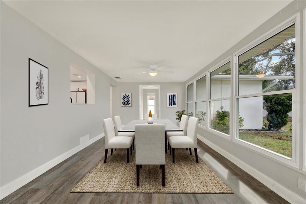 En Venta: $719,900 (4 camas, 2 baños, 2120 Pies cuadrados)