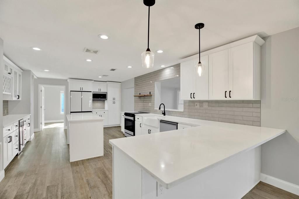 En Venta: $719,900 (4 camas, 2 baños, 2120 Pies cuadrados)