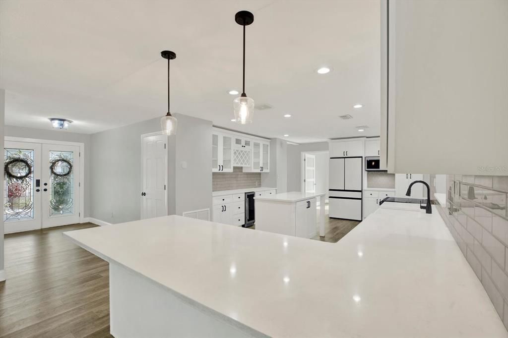 En Venta: $719,900 (4 camas, 2 baños, 2120 Pies cuadrados)