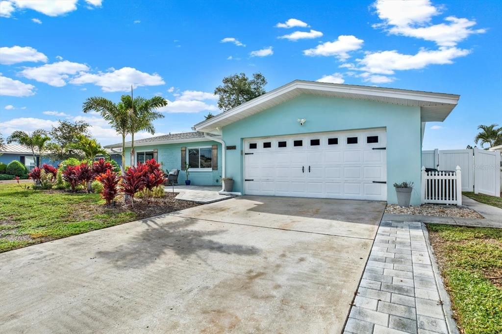 En Venta: $719,900 (4 camas, 2 baños, 2120 Pies cuadrados)