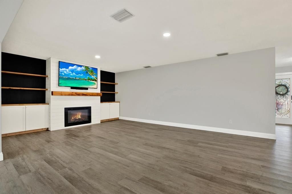En Venta: $719,900 (4 camas, 2 baños, 2120 Pies cuadrados)