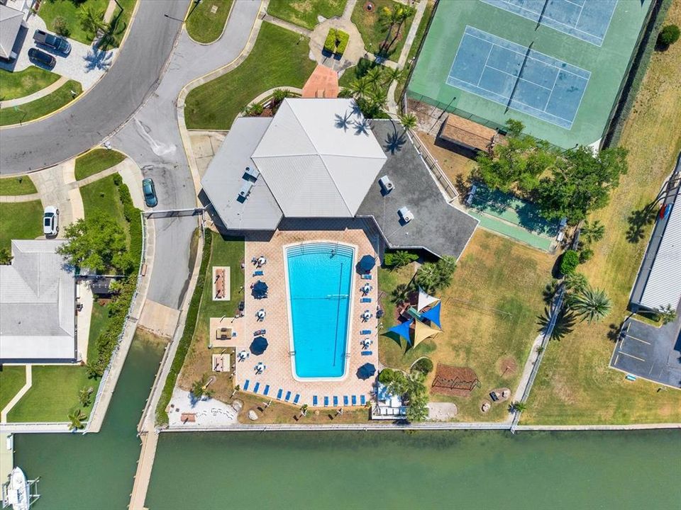 En Venta: $719,900 (4 camas, 2 baños, 2120 Pies cuadrados)