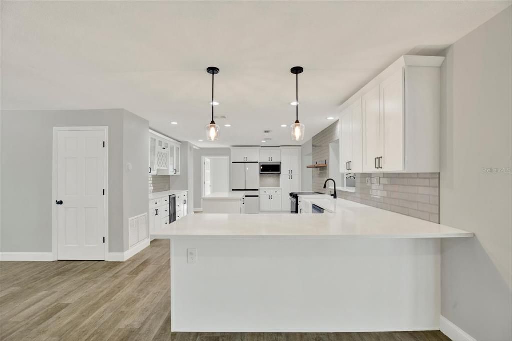 En Venta: $719,900 (4 camas, 2 baños, 2120 Pies cuadrados)