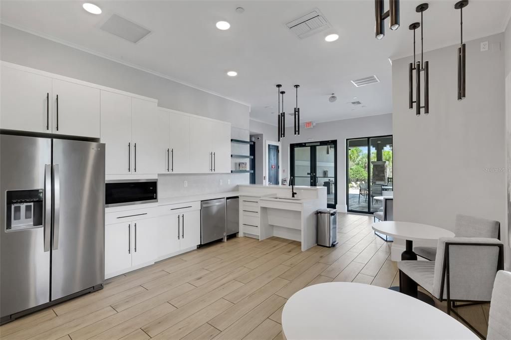 En Venta: $410,000 (4 camas, 2 baños, 2320 Pies cuadrados)