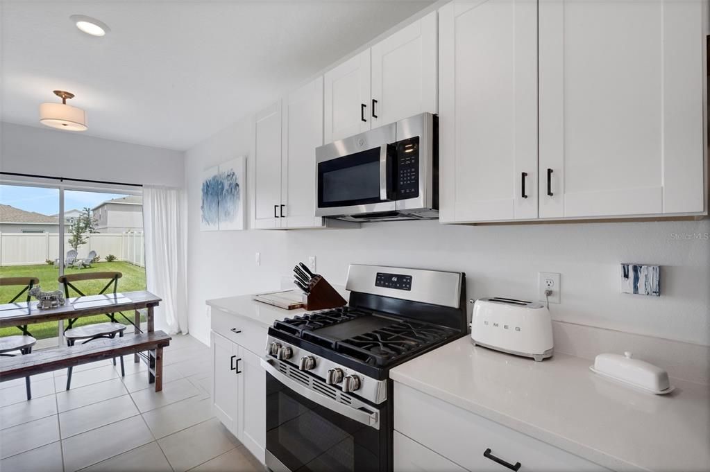 En Venta: $410,000 (4 camas, 2 baños, 2320 Pies cuadrados)