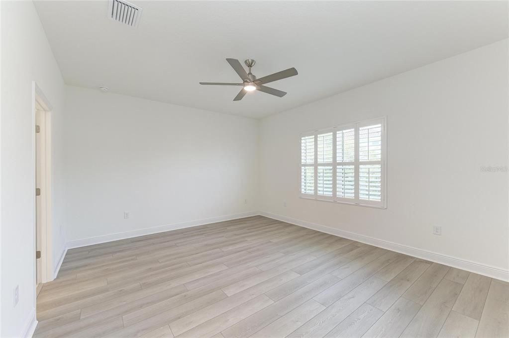 En Venta: $638,000 (3 camas, 2 baños, 1860 Pies cuadrados)