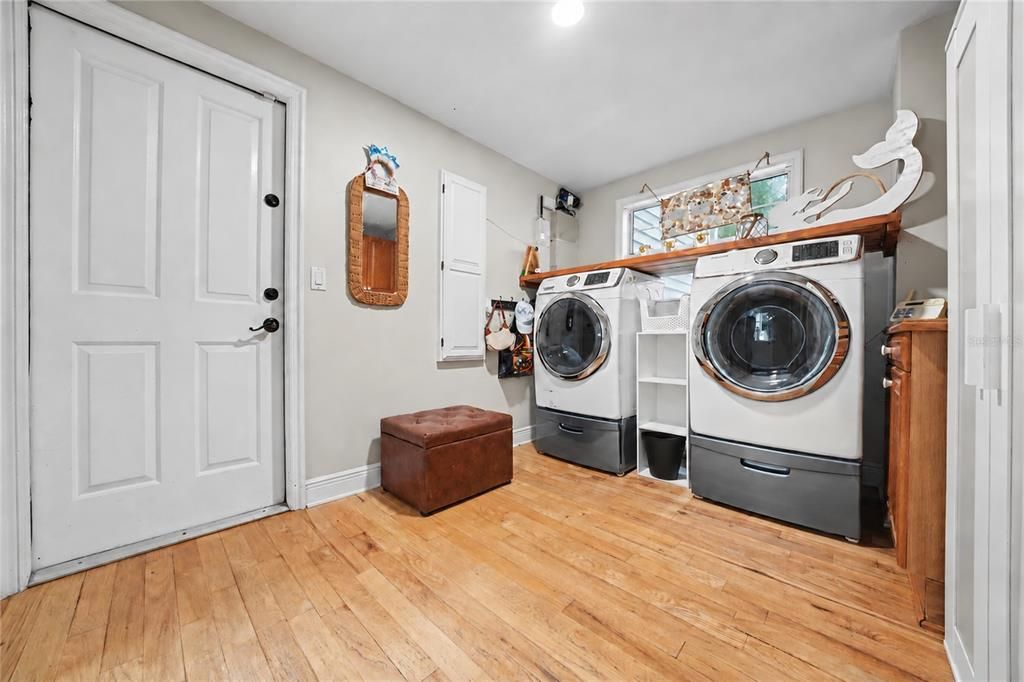 For Sale: $1,159,900 (5 beds, 4 baths, 4351 Square Feet)