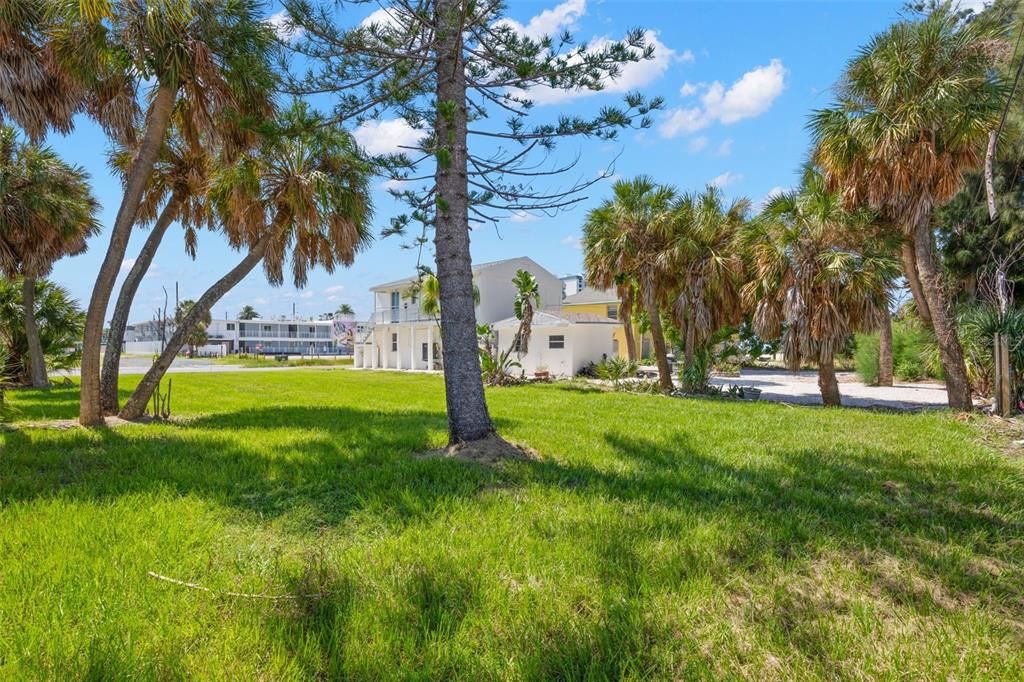 En Venta: $749,000 (0.12 acres)