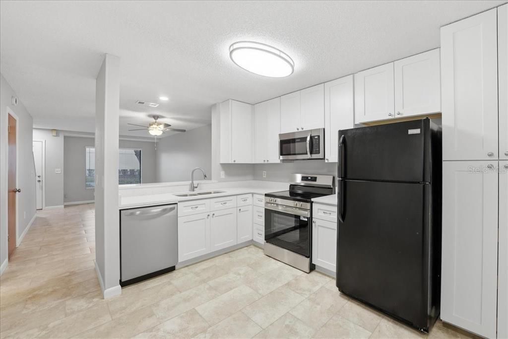 For Rent: $1,895 (2 beds, 2 baths, 960 Square Feet)