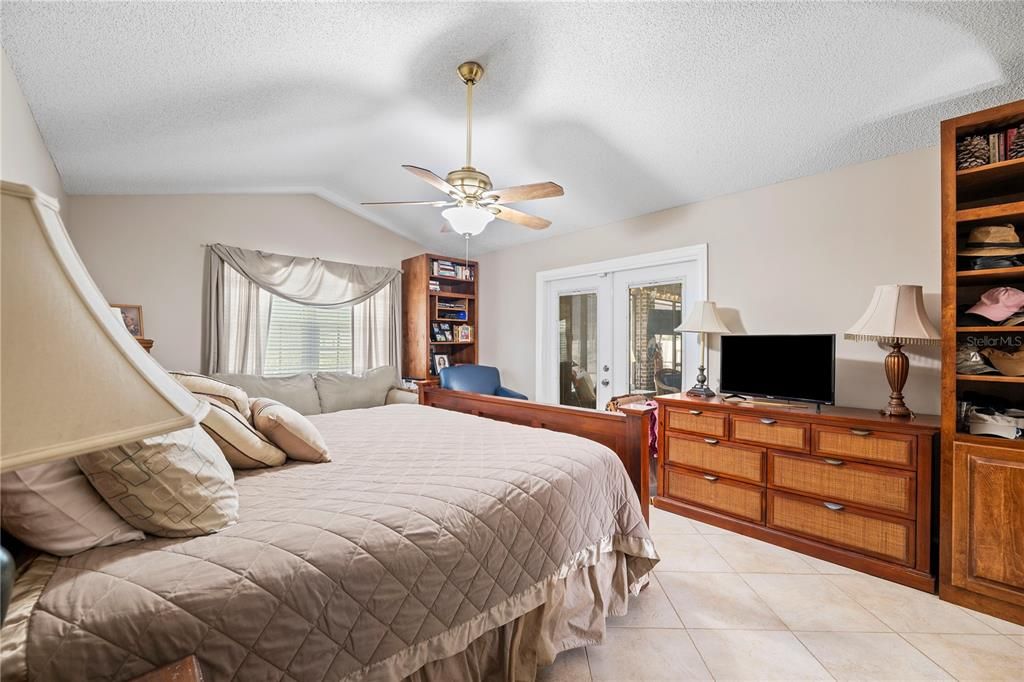 For Sale: $699,900 (3 beds, 2 baths, 2865 Square Feet)