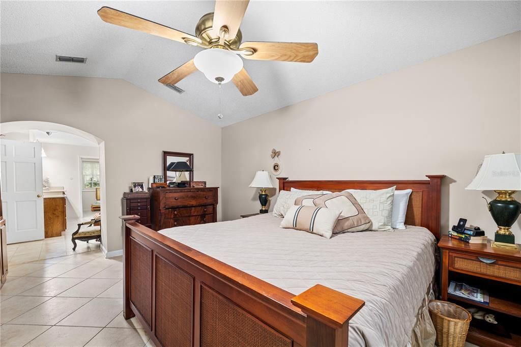 For Sale: $699,900 (3 beds, 2 baths, 2865 Square Feet)