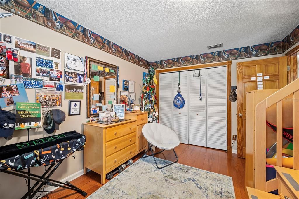 For Sale: $699,900 (3 beds, 2 baths, 2865 Square Feet)