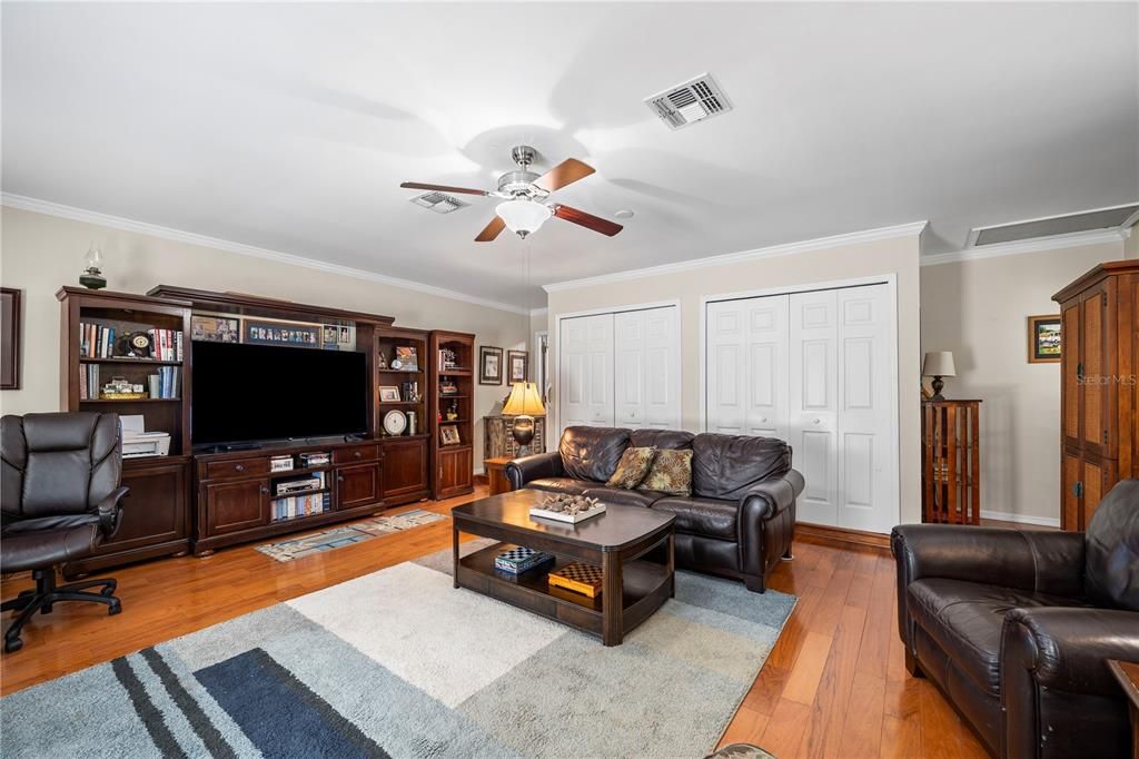For Sale: $699,900 (3 beds, 2 baths, 2865 Square Feet)