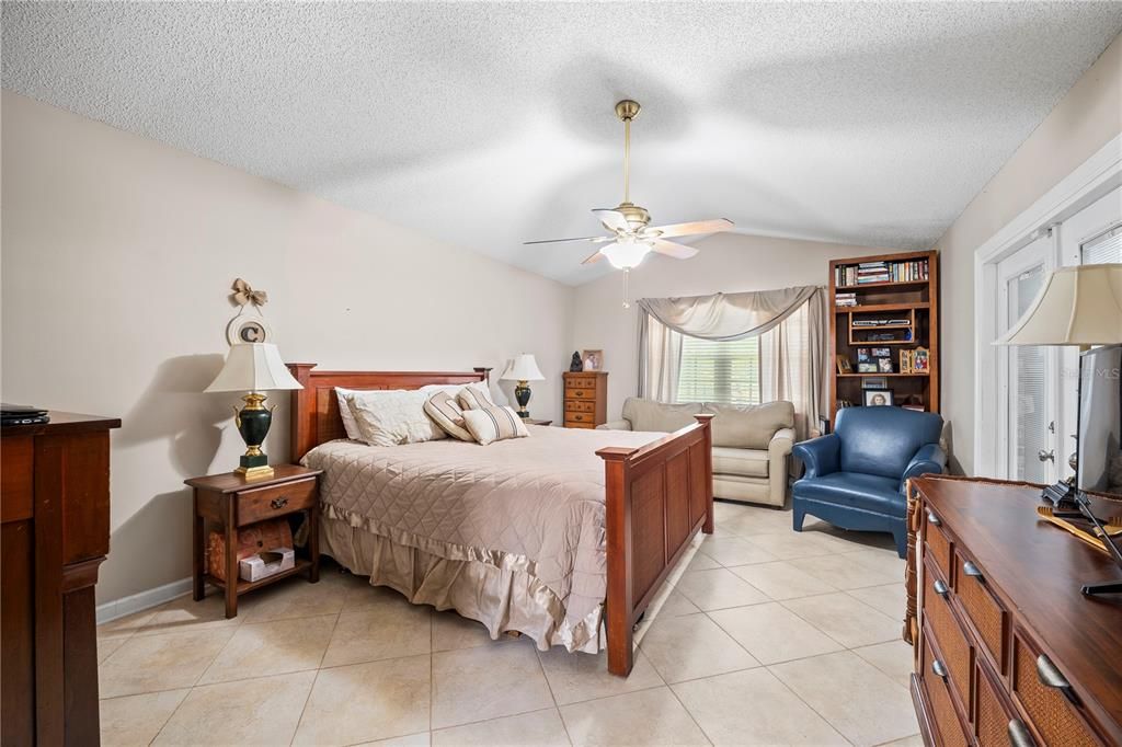 For Sale: $699,900 (3 beds, 2 baths, 2865 Square Feet)