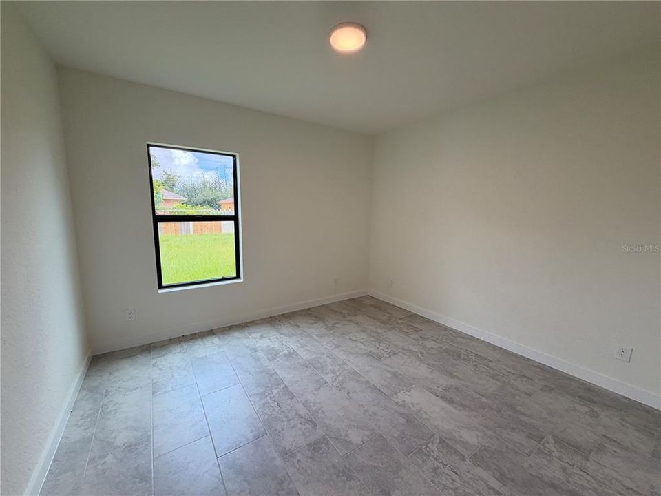 В аренду: $2,050 (3 спален, 2 ванн, 1706 Квадратных фут)