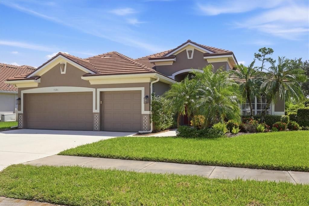 En Venta: $659,500 (3 camas, 2 baños, 2406 Pies cuadrados)
