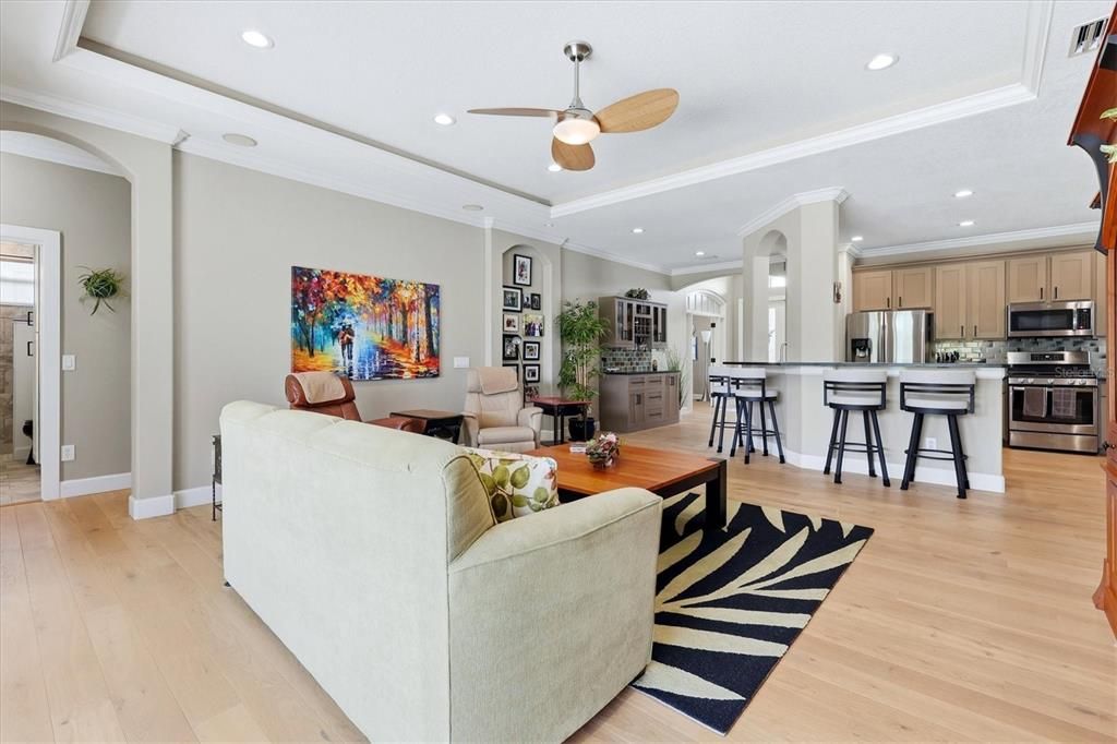En Venta: $659,500 (3 camas, 2 baños, 2406 Pies cuadrados)