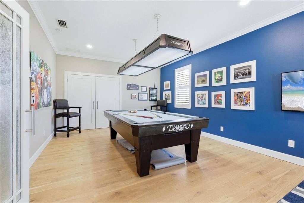 En Venta: $659,500 (3 camas, 2 baños, 2406 Pies cuadrados)