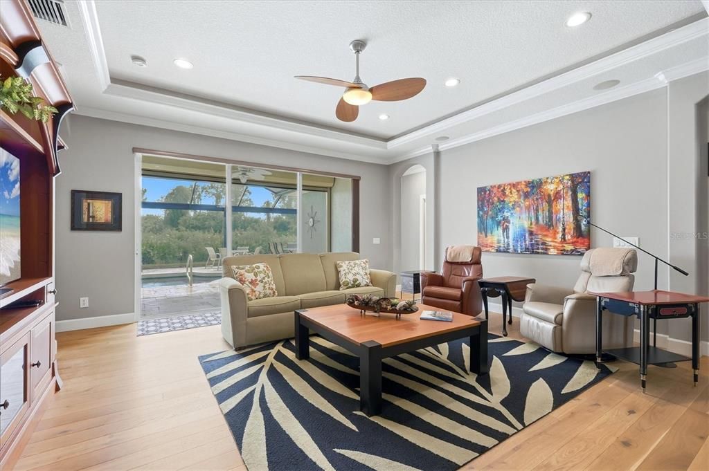 En Venta: $659,500 (3 camas, 2 baños, 2406 Pies cuadrados)