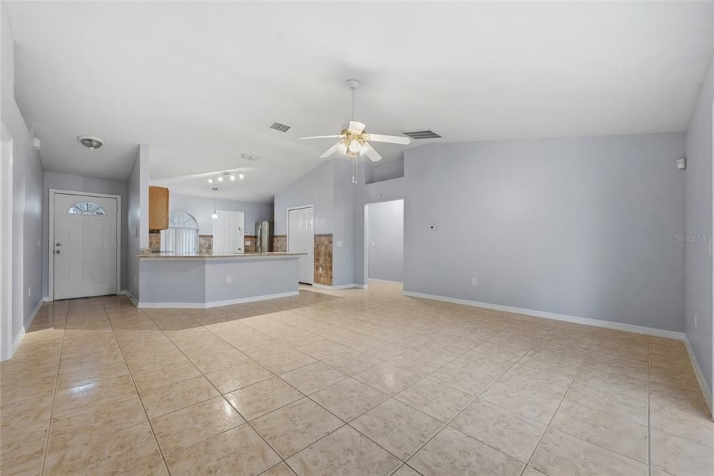 For Sale: $239,900 (3 beds, 2 baths, 1308 Square Feet)