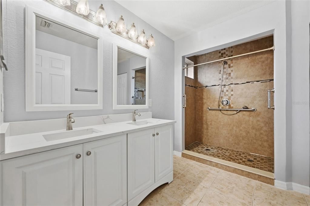 For Sale: $239,900 (3 beds, 2 baths, 1308 Square Feet)