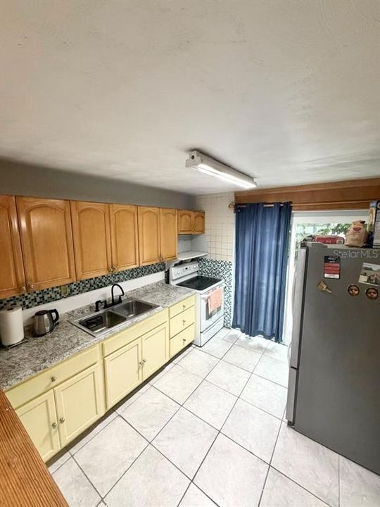 En Venta: $450,000 (3 camas, 1 baños, 991 Pies cuadrados)