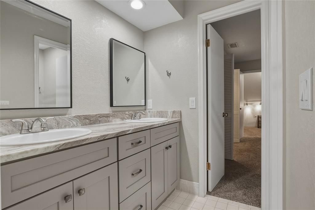 For Sale: $319,500 (4 beds, 3 baths, 2640 Square Feet)