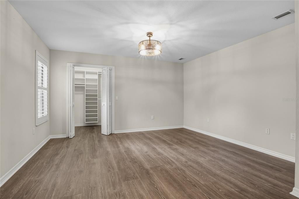 For Sale: $319,500 (4 beds, 3 baths, 2640 Square Feet)