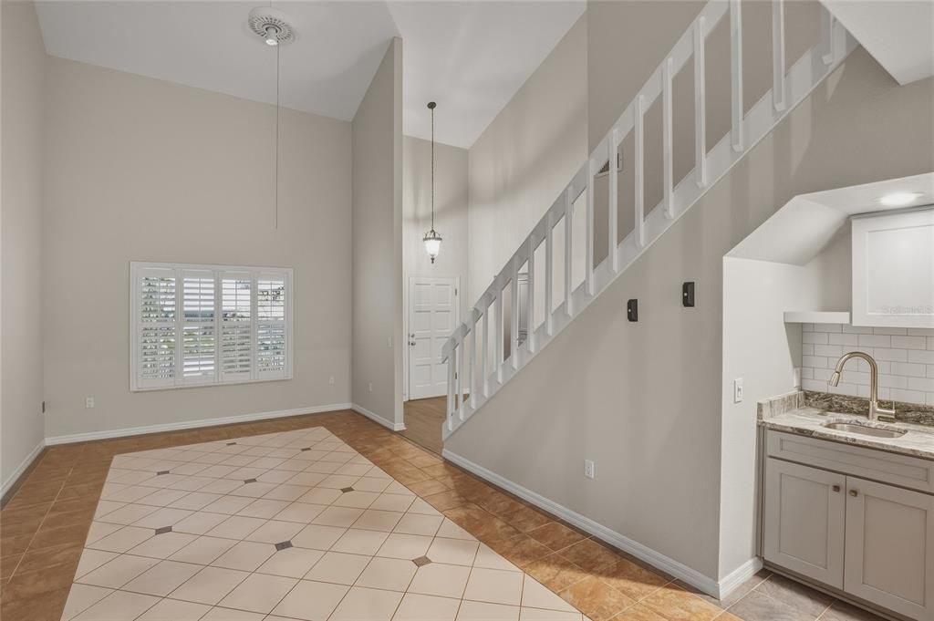 For Sale: $319,500 (4 beds, 3 baths, 2640 Square Feet)