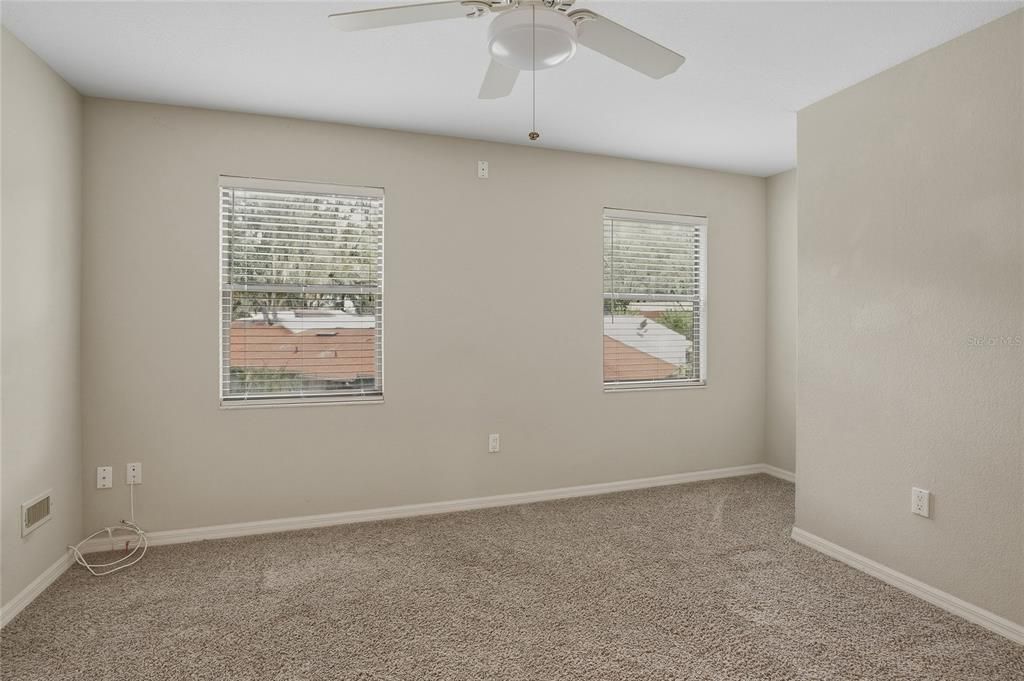 For Sale: $319,500 (4 beds, 3 baths, 2640 Square Feet)