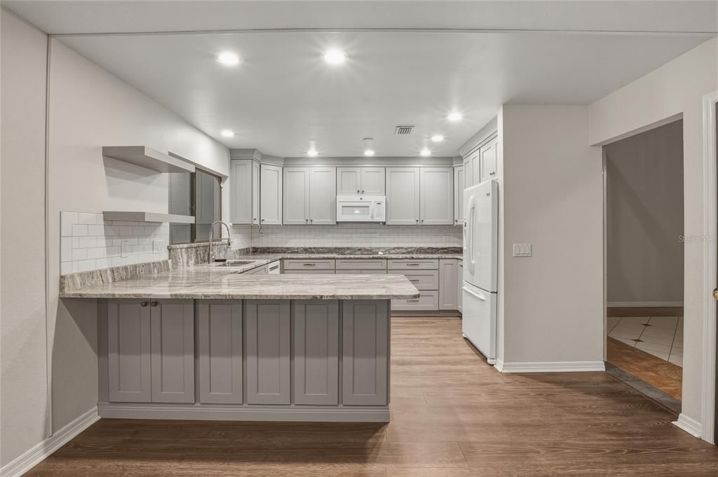 For Sale: $319,500 (4 beds, 3 baths, 2640 Square Feet)