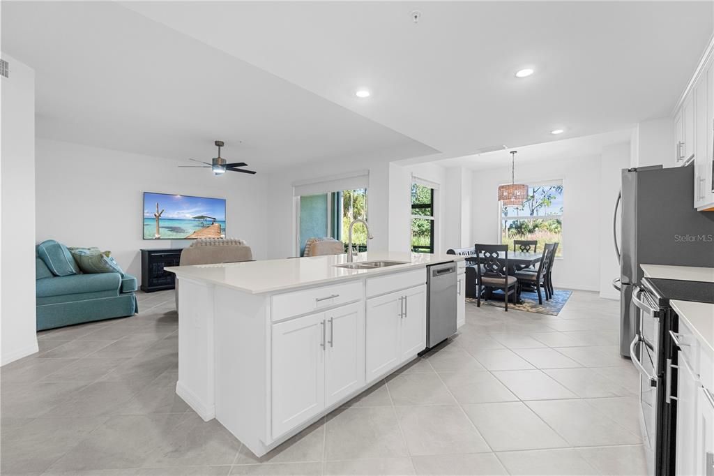 En Venta: $319,900 (2 camas, 2 baños, 1438 Pies cuadrados)