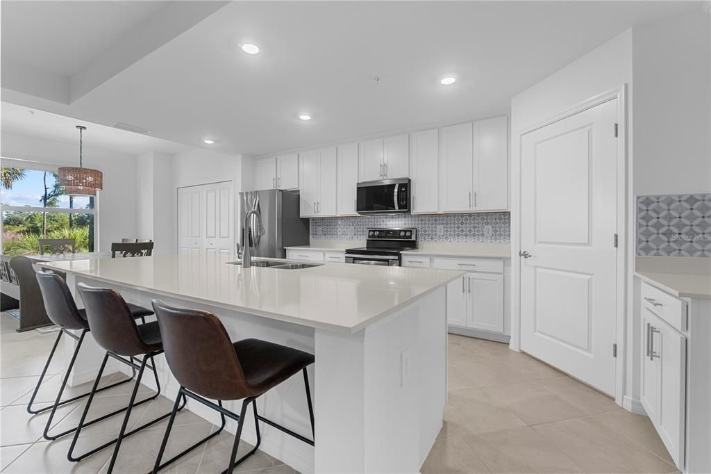 En Venta: $319,900 (2 camas, 2 baños, 1438 Pies cuadrados)