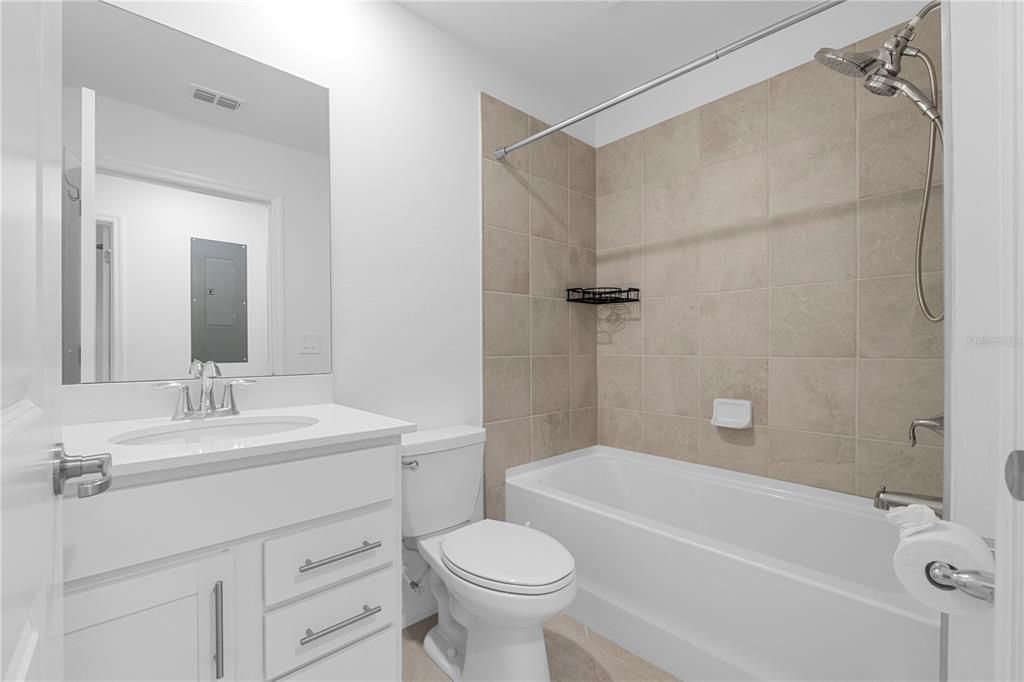 En Venta: $319,900 (2 camas, 2 baños, 1438 Pies cuadrados)