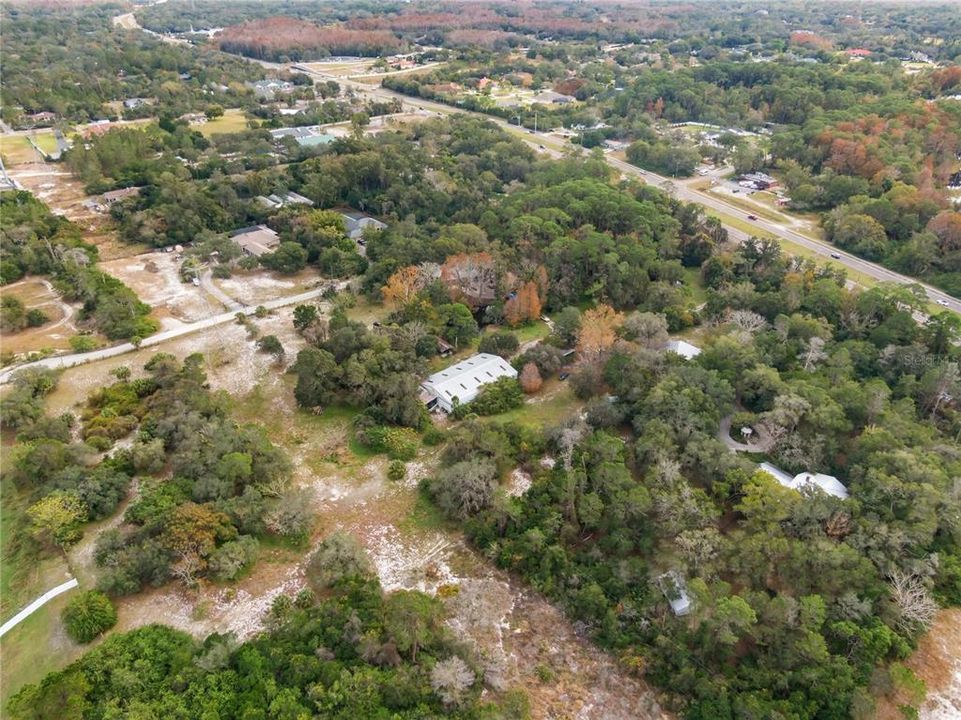 На продажу: $2,000,000 (8.88 acres)