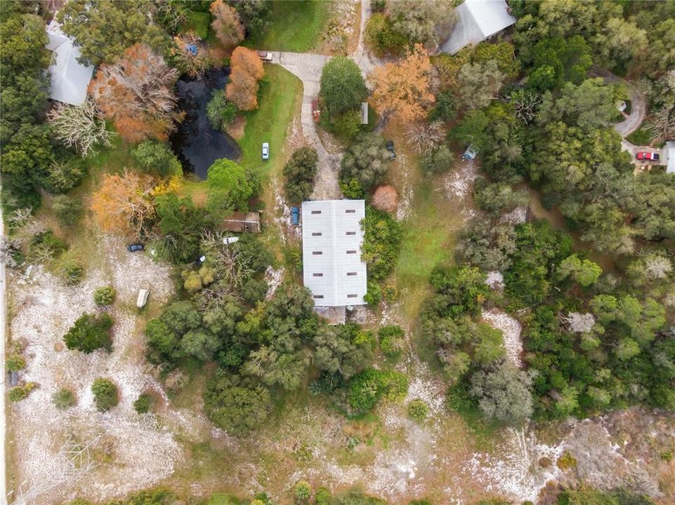 На продажу: $2,000,000 (8.88 acres)