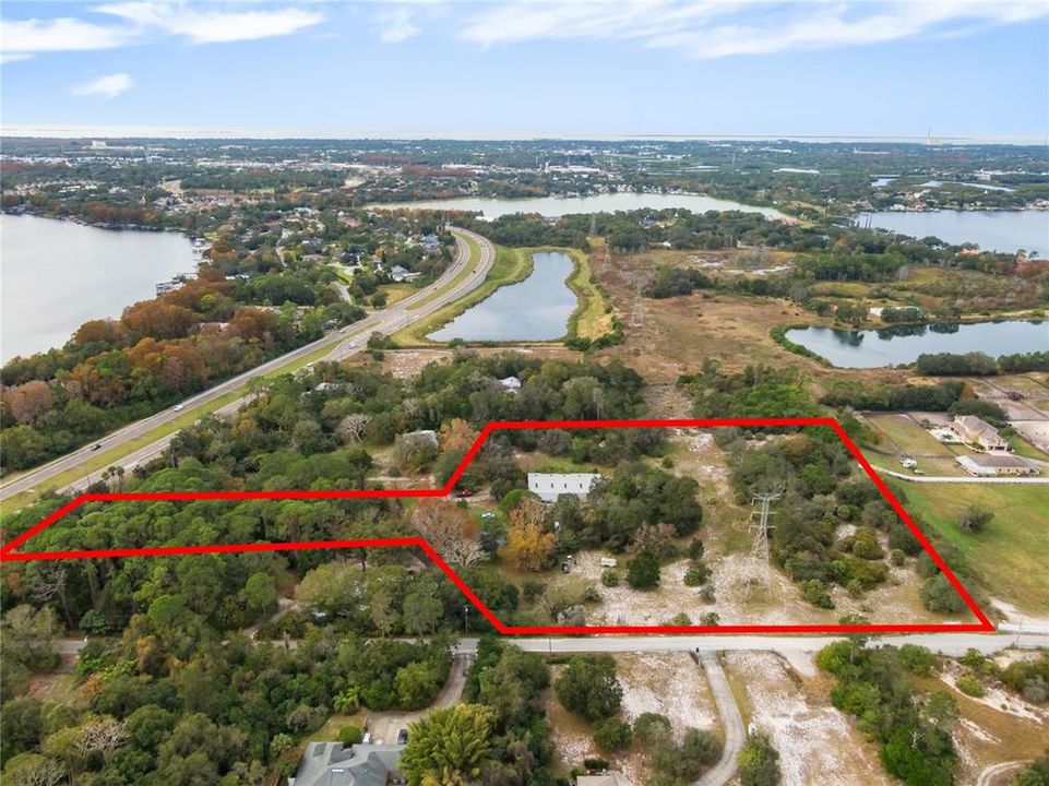 На продажу: $2,000,000 (8.88 acres)