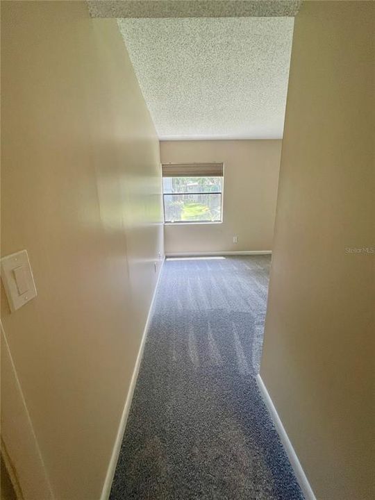 For Sale: $225,000 (2 beds, 2 baths, 880 Square Feet)