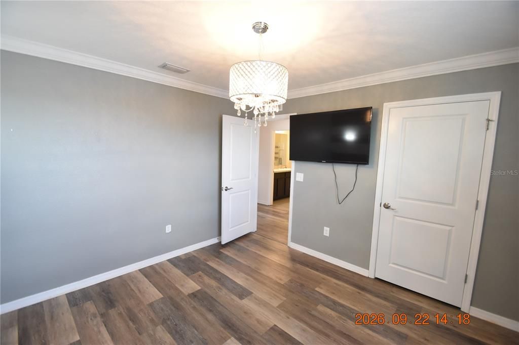 For Rent: $2,950 (5 beds, 3 baths, 2447 Square Feet)