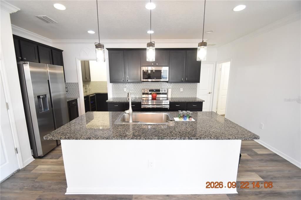 For Rent: $2,950 (5 beds, 3 baths, 2447 Square Feet)