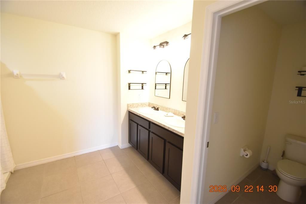 For Rent: $2,950 (5 beds, 3 baths, 2447 Square Feet)
