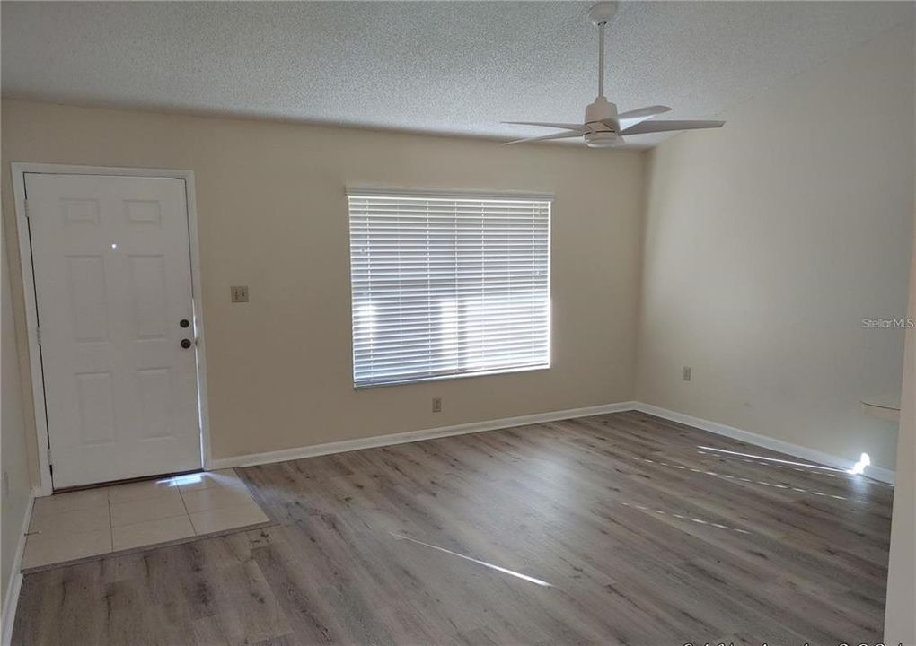 For Sale: $170,000 (1 beds, 1 baths, 667 Square Feet)