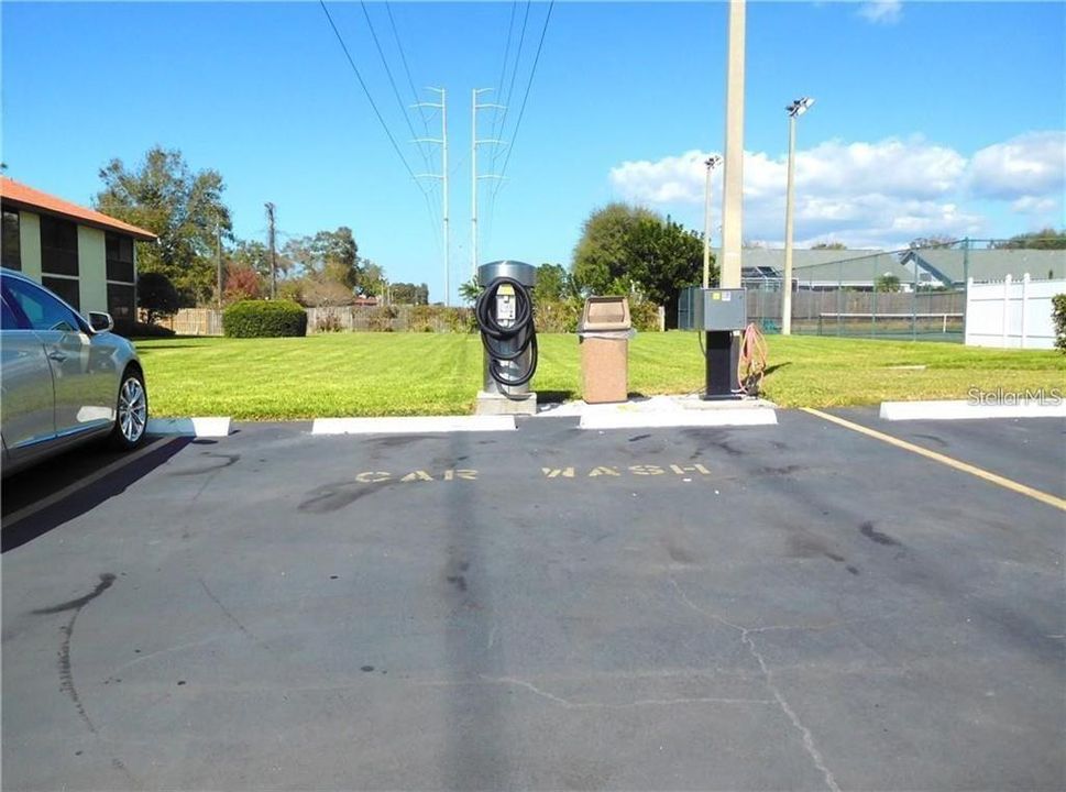 For Sale: $170,000 (1 beds, 1 baths, 667 Square Feet)