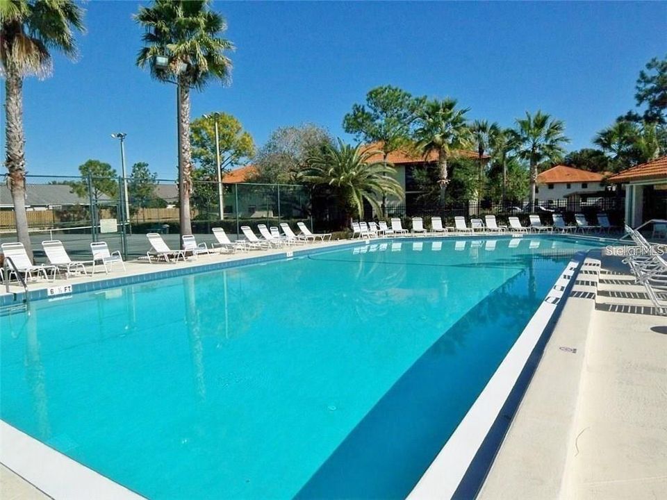 For Sale: $170,000 (1 beds, 1 baths, 667 Square Feet)