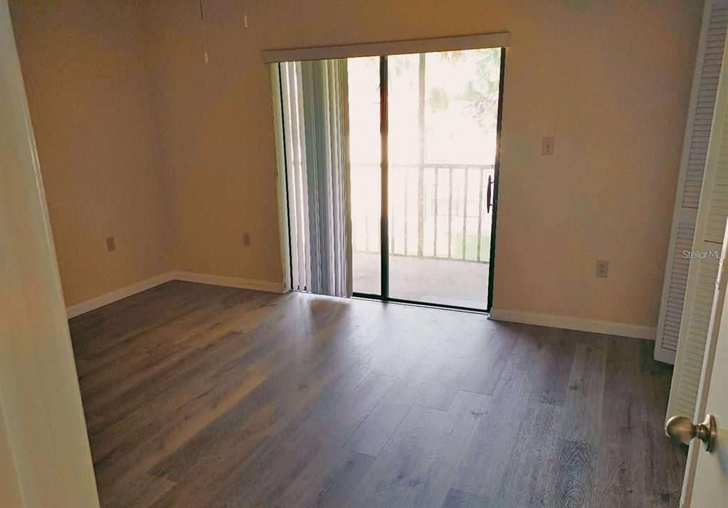 For Sale: $170,000 (1 beds, 1 baths, 667 Square Feet)