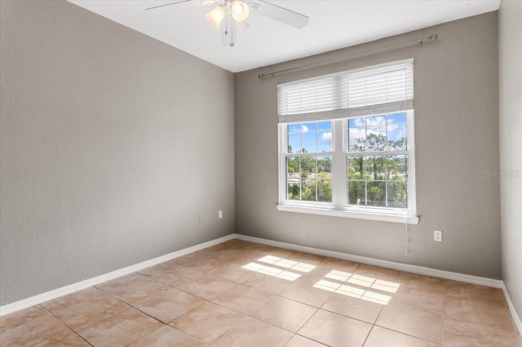 For Sale: $139,000 (1 beds, 1 baths, 661 Square Feet)