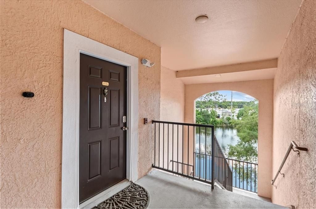 For Sale: $139,000 (1 beds, 1 baths, 661 Square Feet)