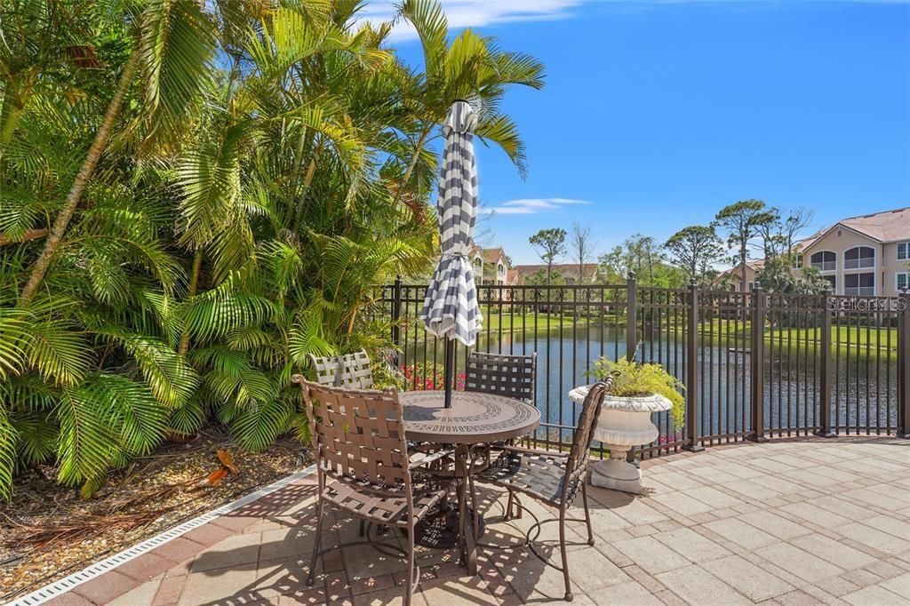 For Sale: $139,000 (1 beds, 1 baths, 661 Square Feet)